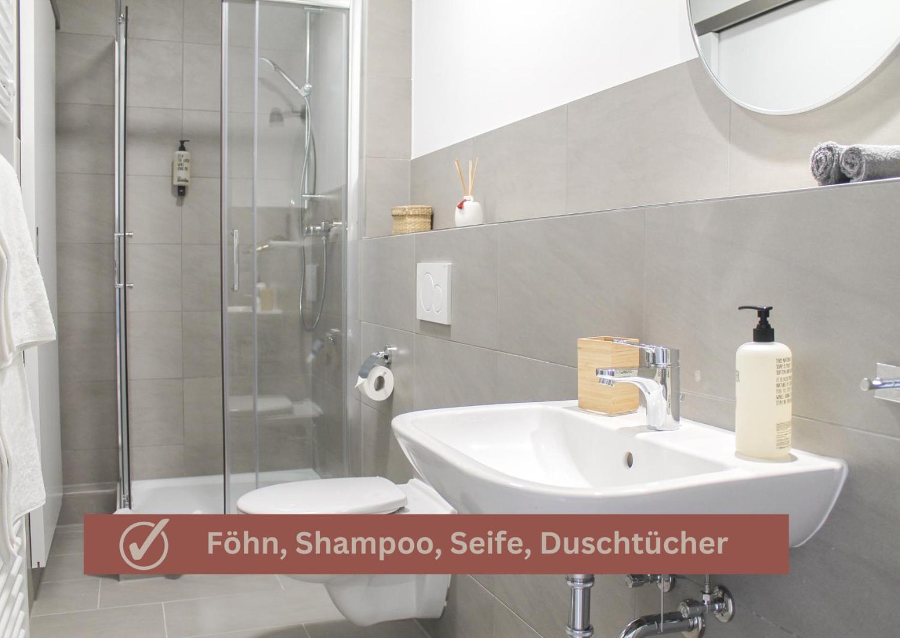 African-Style Apartment - Stadtnah, Parkplatz, E-Ladestation Fuer Auto & Fahrraeder, Gitterbox Fuer Fahrraeder, Fitnessstudio Koblenz  Bagian luar foto