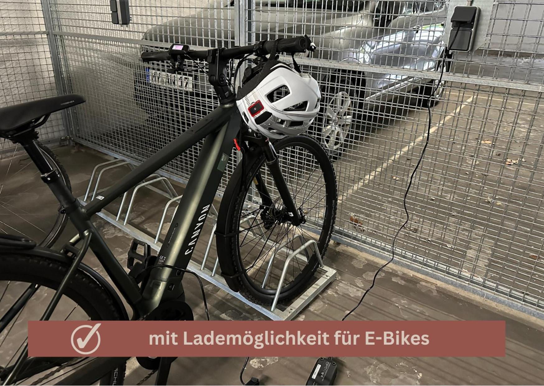 African-Style Apartment - Stadtnah, Parkplatz, E-Ladestation Fuer Auto & Fahrraeder, Gitterbox Fuer Fahrraeder, Fitnessstudio Koblenz  Bagian luar foto